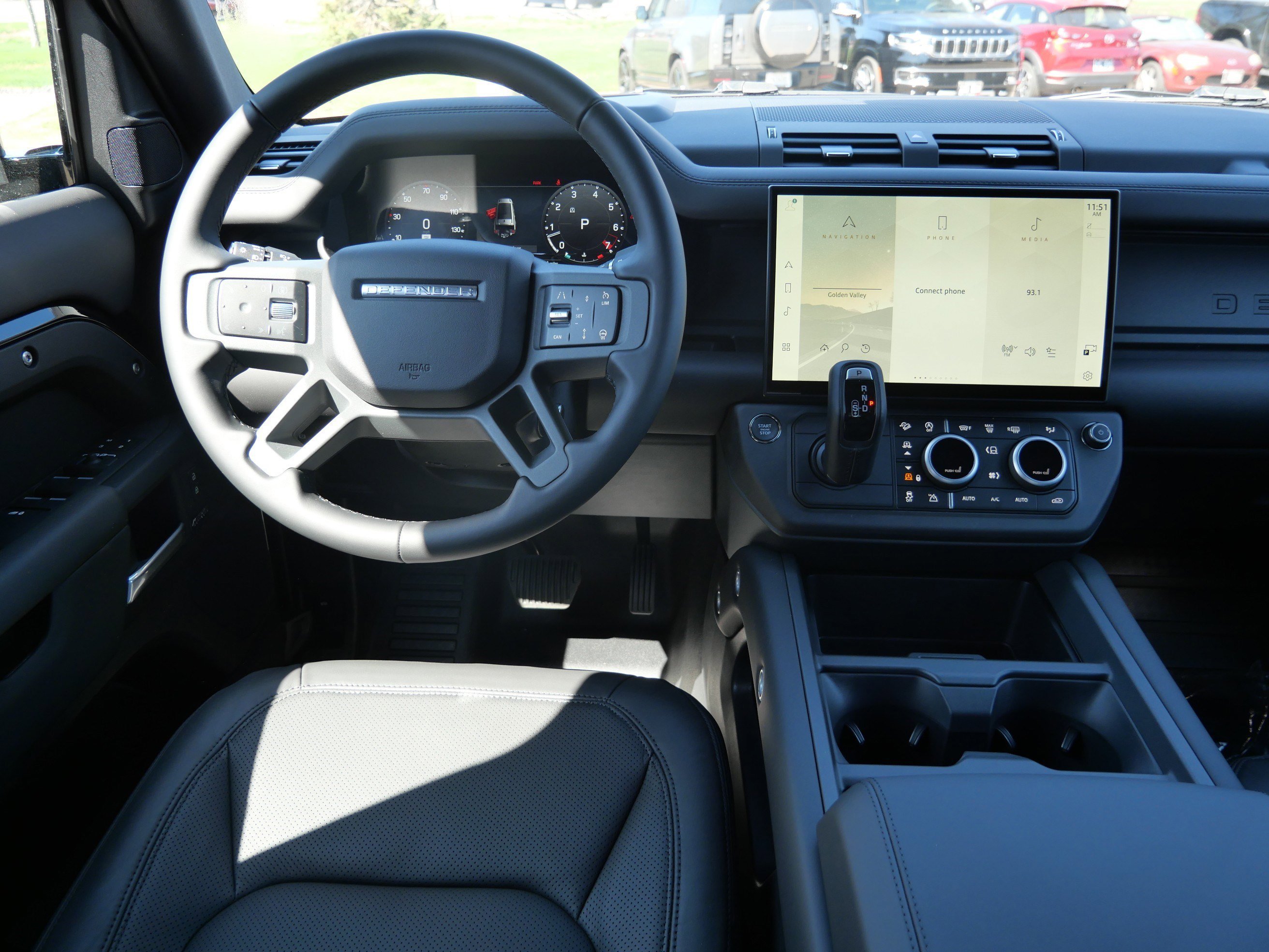 New 2026 Santorini Black LAND ROVER X-Dynamic SE image 9