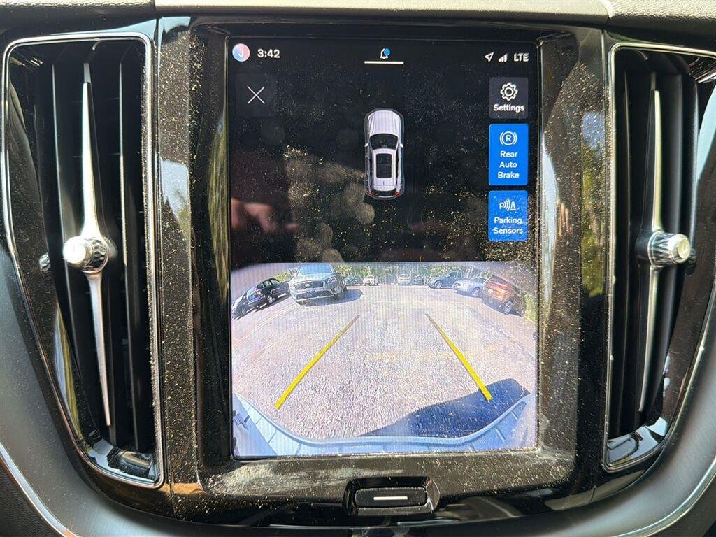 Used 2025 Crystal White Metallic Volvo Core image 19
