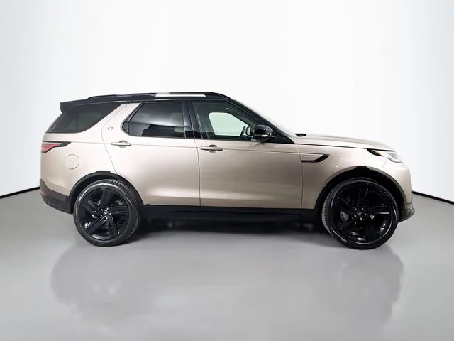 New 2026 Brown Land Rover Dynamic SE image 4
