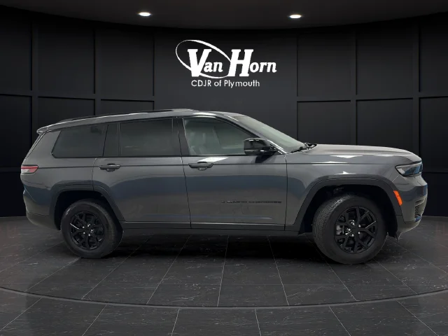 Used 2024 Gray Metallic Jeep Altitude image 8