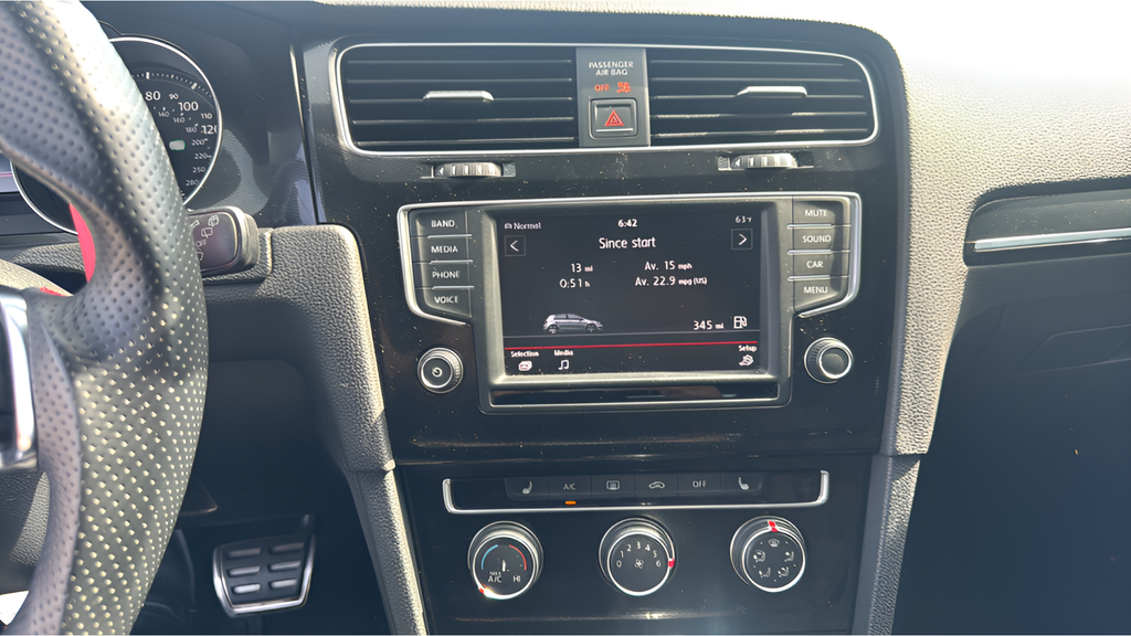 Used 2017  Volkswagen Sport image 19