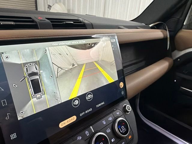 New 2026 Fuji White Land Rover S image 27