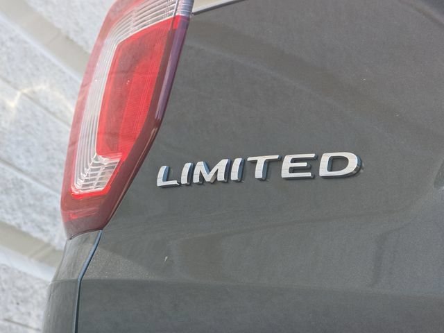 Used 2018 Gray Ford Limited image 35