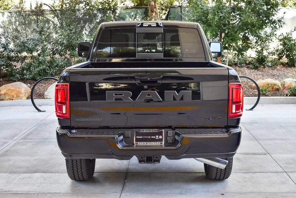 New 2026 Diamond Black Crystal Pearl-Coat Exterior Paint RAM Laramie image 5