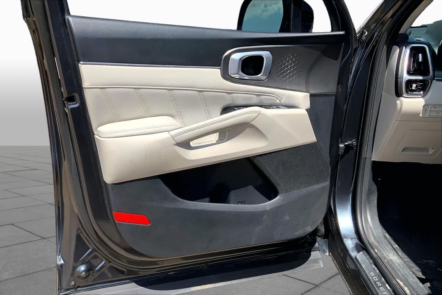 Used 2023 Gravity Grey Kia SX image 22