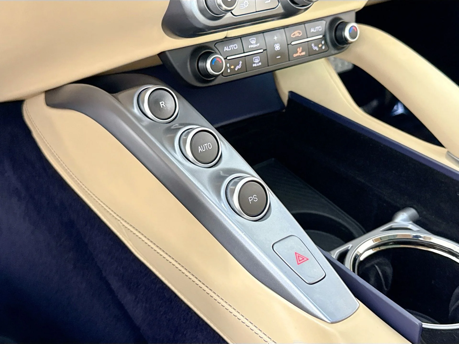 Certified Used 2018 Grigio Titanio Metall Ferrari V12 image 15