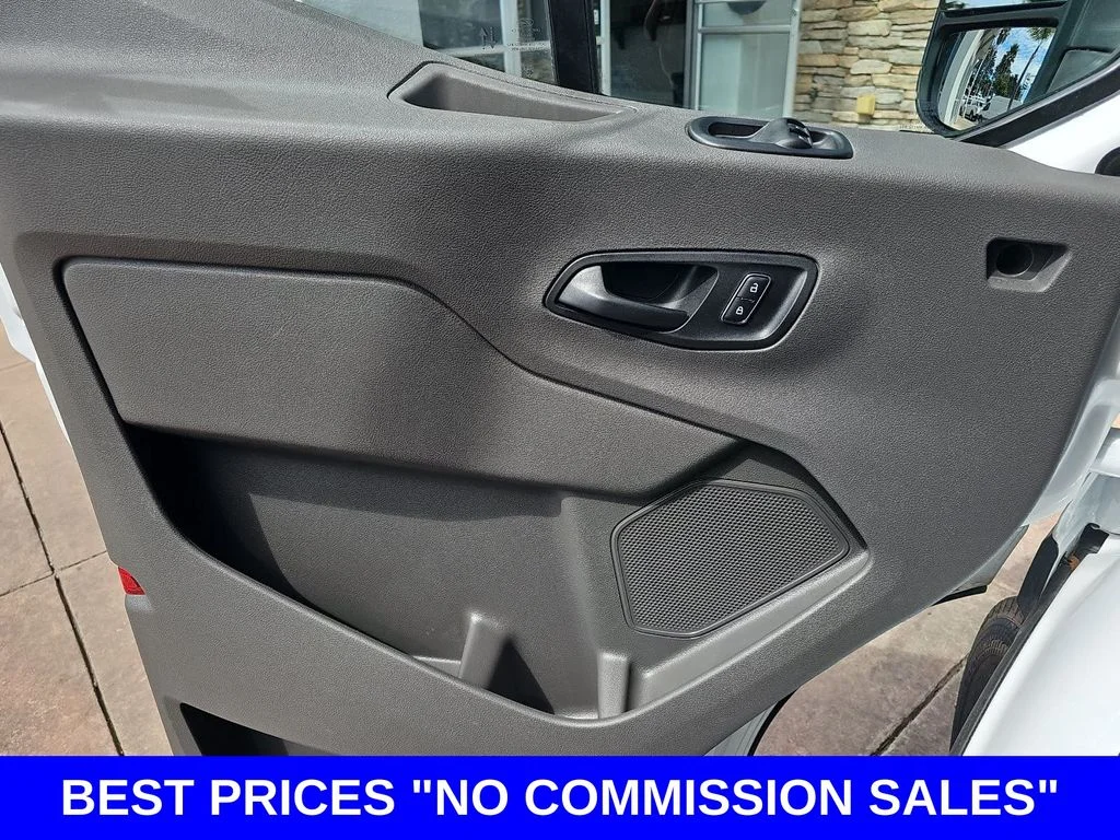 Used 2025 White Ford Base image 25