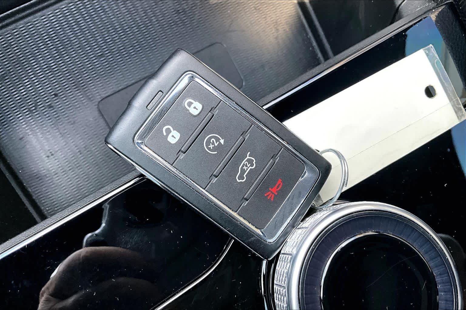 Used 2025 Bright White Clearcoat Jeep Altitude X image 15