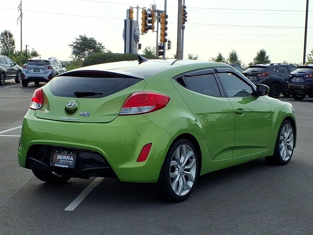 Used 2012 Electrolyte Green Hyundai Base image 11