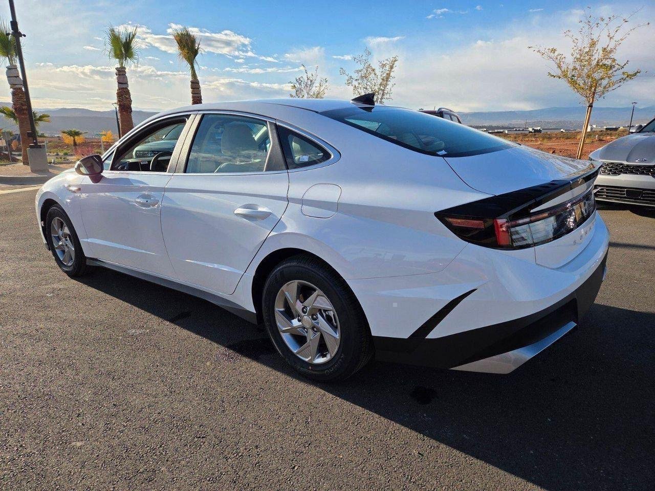 2026 Hyundai Sonata SE - Photo 4