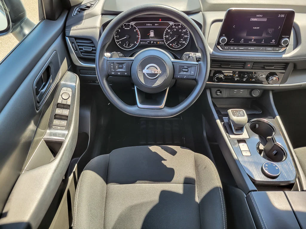 Used 2024 Everest White Pearl Nissan S image 10