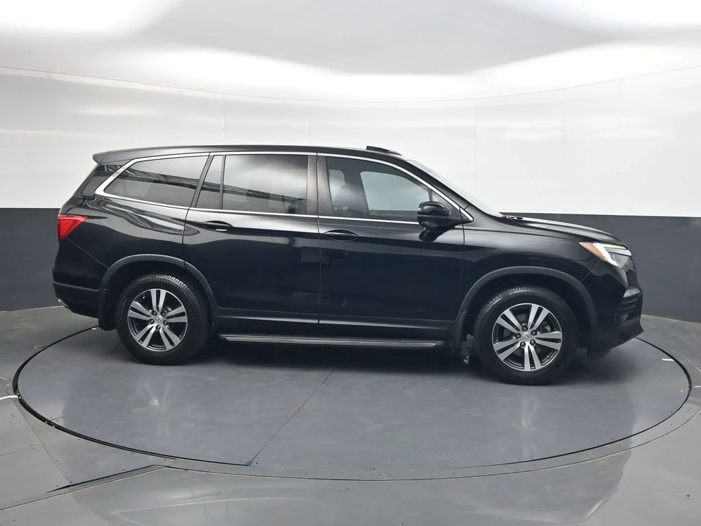 Used 2016  Honda EX-L image 6