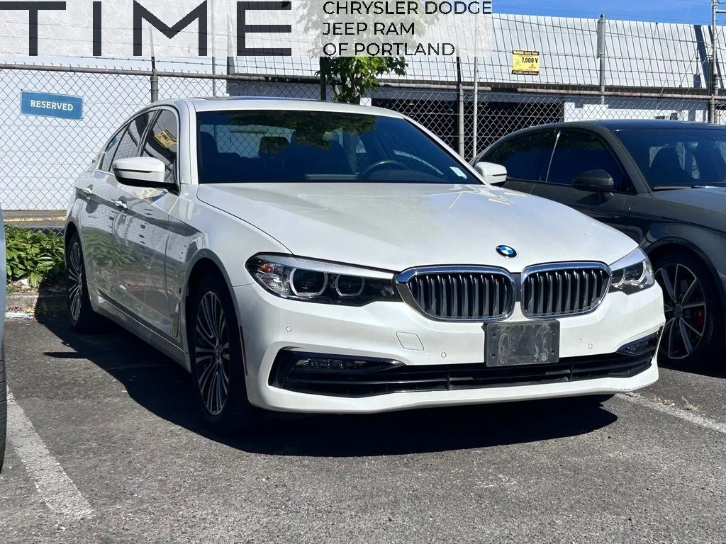 Used 2018 White BMW 530e xDrive iPerformance image 1