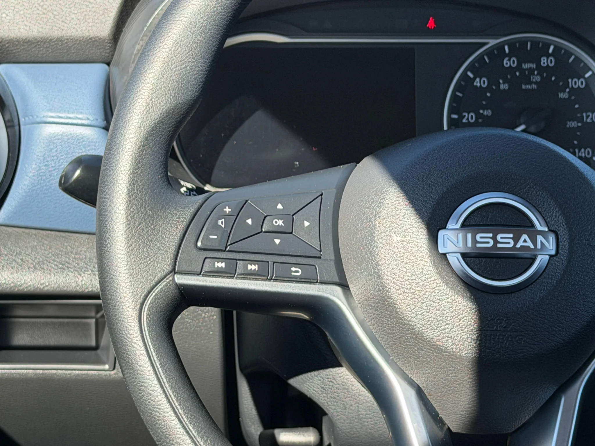 Used 2025 Scarlet Ember Tintcoat Nissan SV image 14