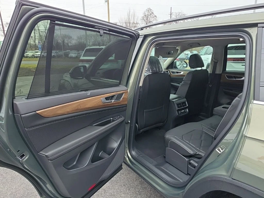 2026 Volkswagen Atlas SE w/Tech - Photo 28