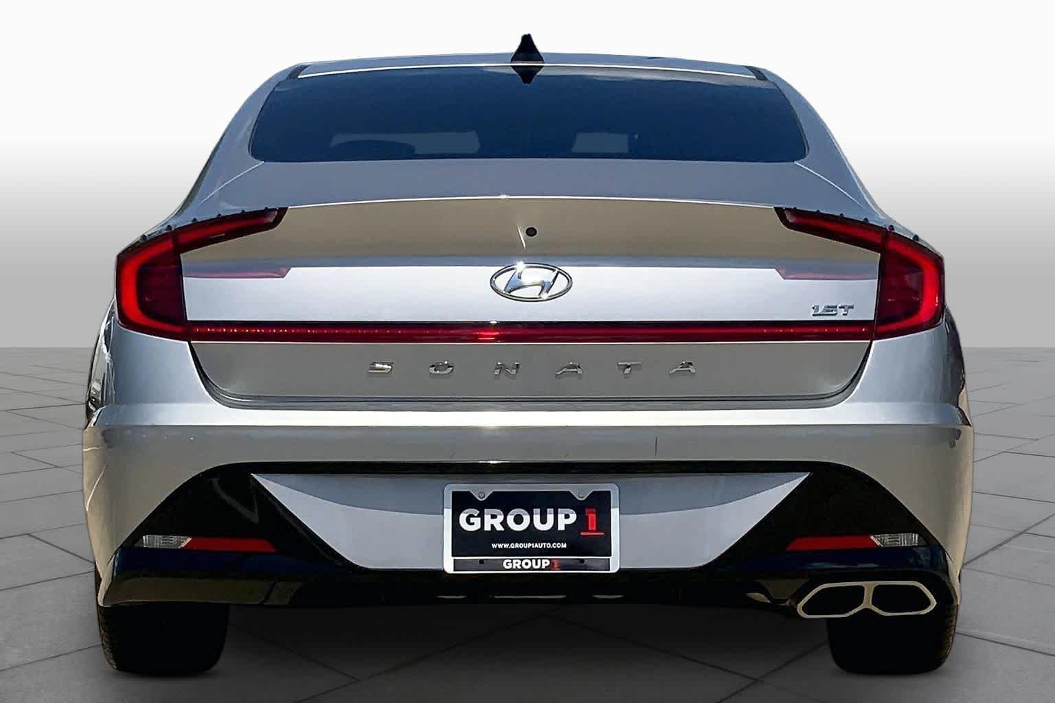 Used 2020 Shimmering Silver Pearl Hyundai SEL Plus image 4