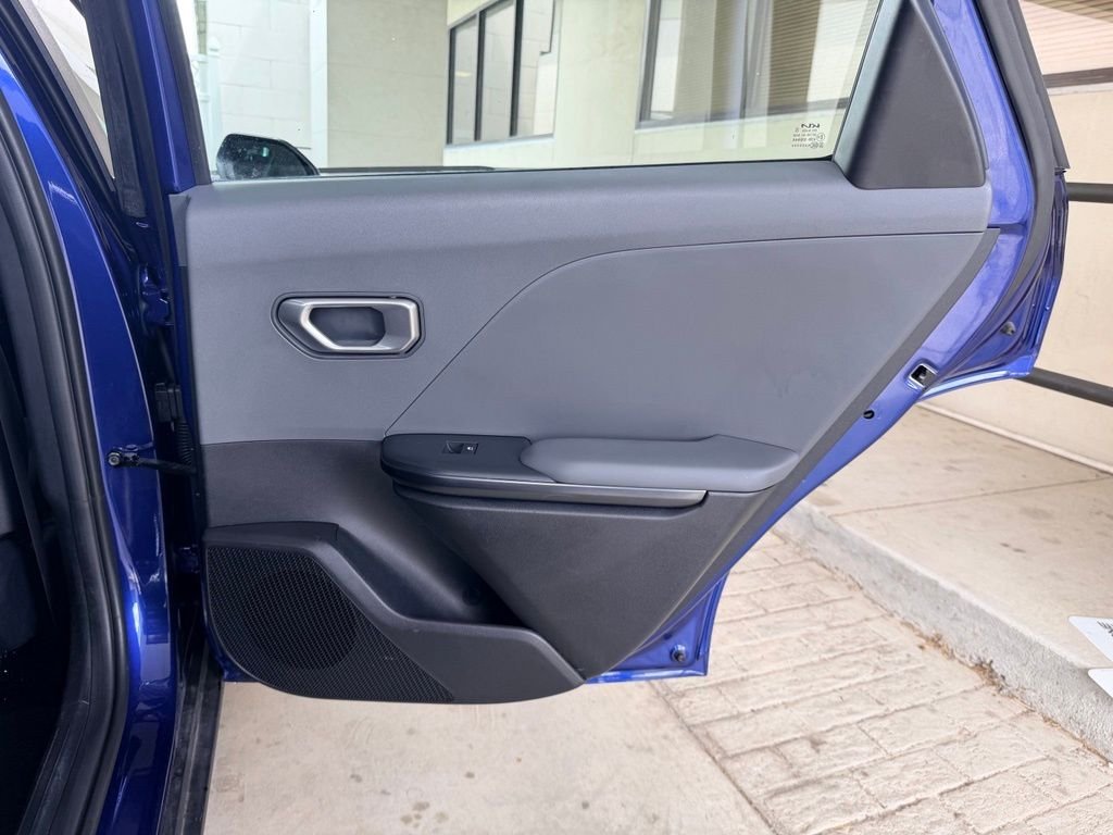 Used 2025 Blue Kia LXS image 31