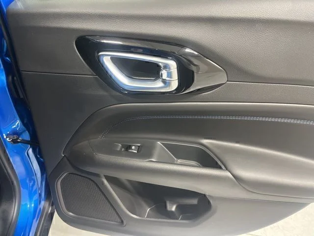 New 2026 Hydro Blue Pearlcoat Jeep Latitude image 21