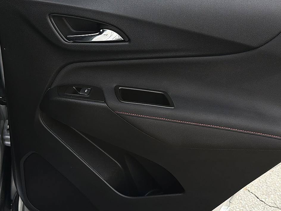 Used 2022 Silver Ice Metallic Chevrolet RS image 28