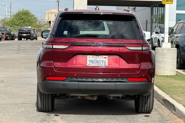 Used 2023 Red Jeep Altitude image 8