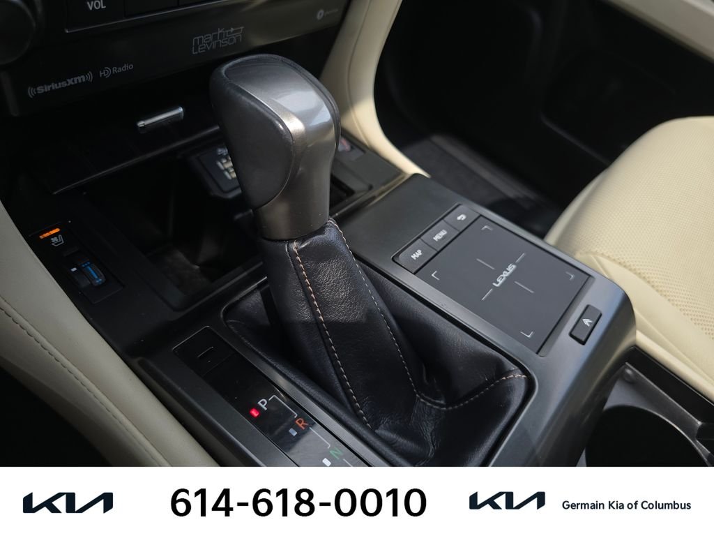 Used 2022 Black Lexus 460 image 25