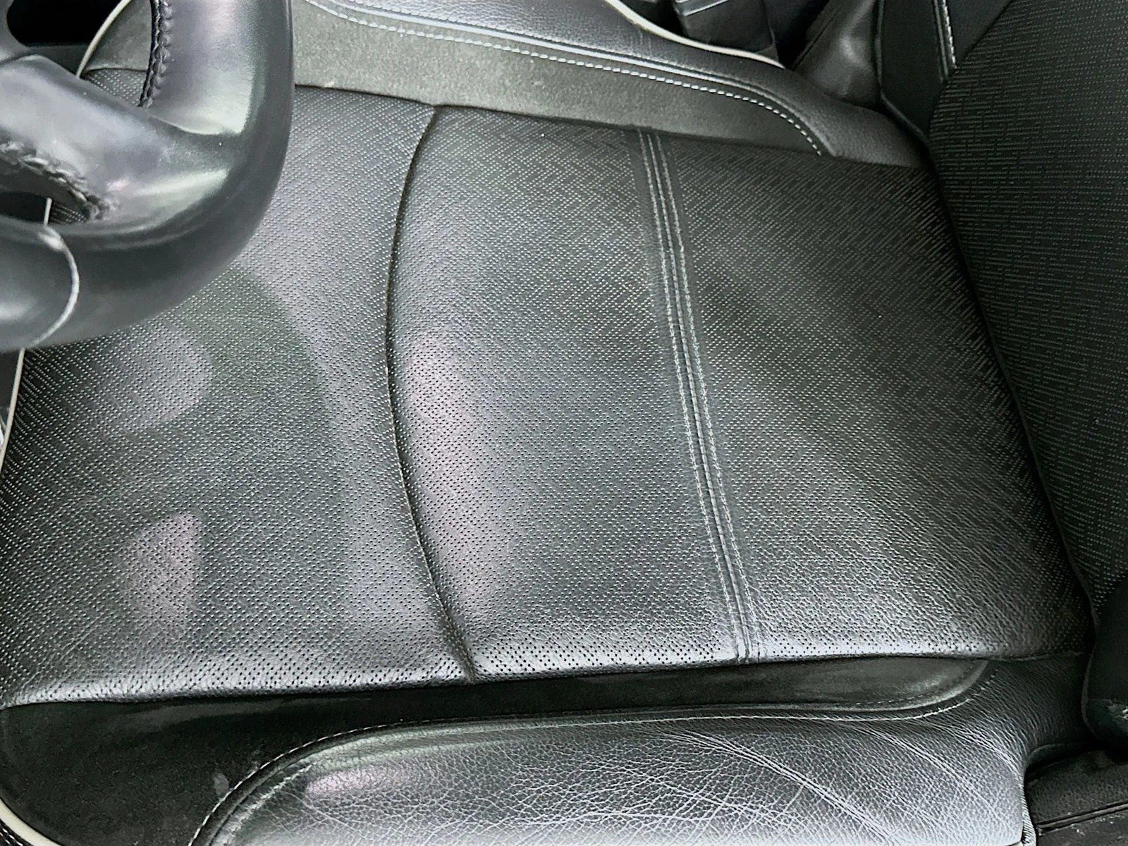 Used 2020 Maximum Steel Metallic Clearcoat Ram Laramie image 21