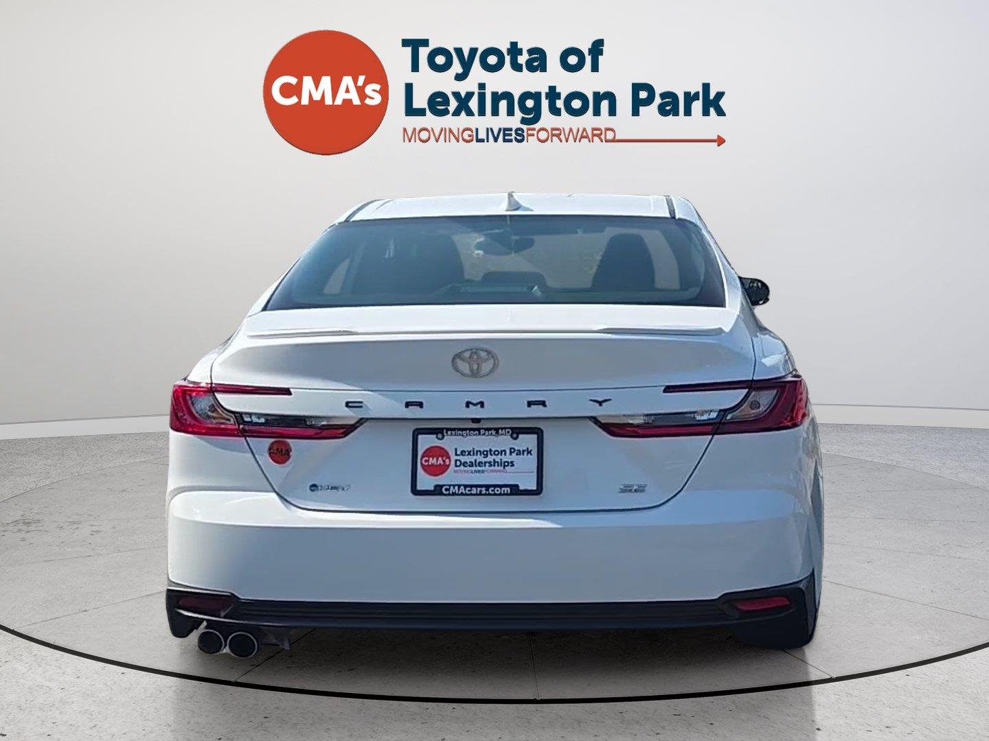 Used 2025 Ice Cap Toyota SE image 4