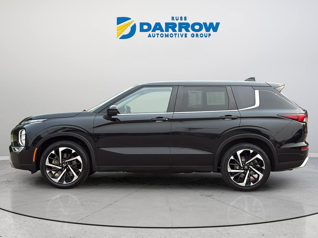 Used 2024 Black Mitsubishi SE image 2