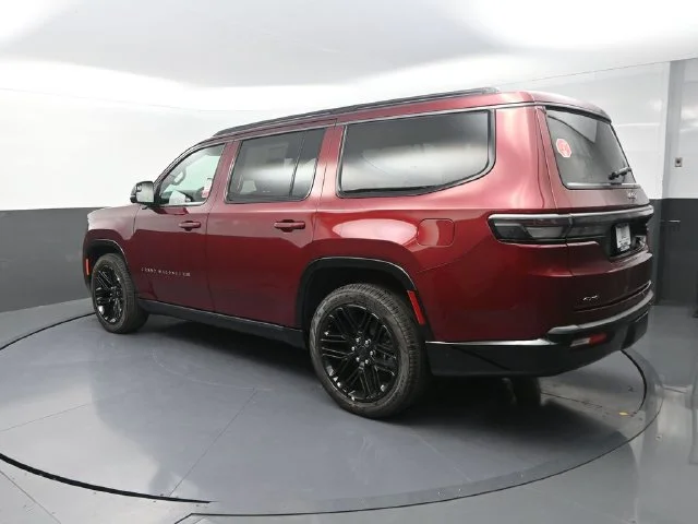 New 2026 Velvet Red Pearl-Coat Exterior Paint Jeep Limited Reserve image 6
