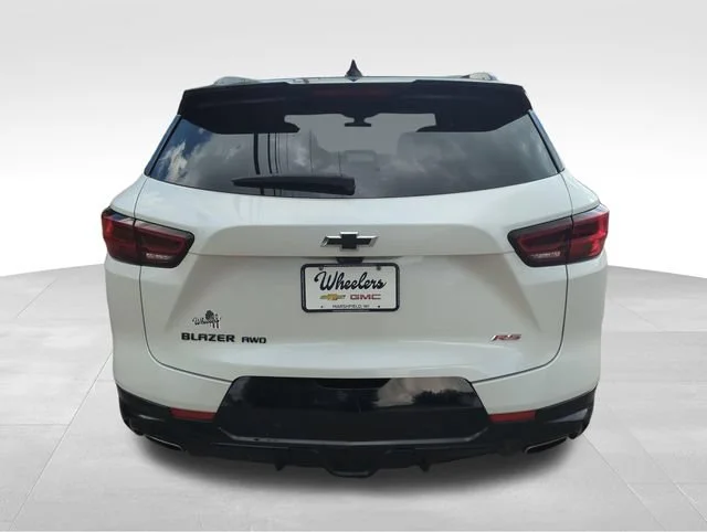 Used 2024 Iridescent Pearl Tricoat Chevrolet RS image 4