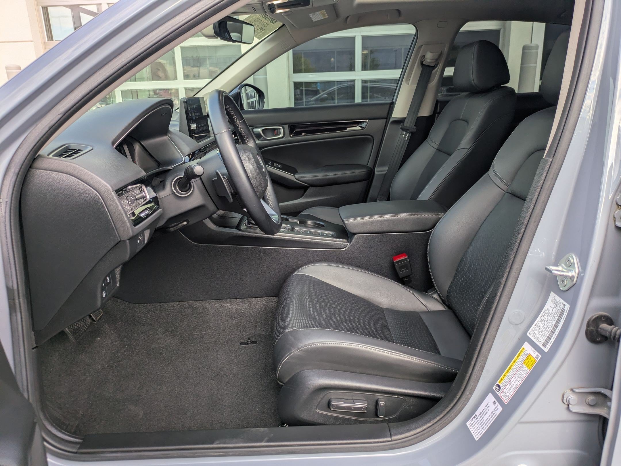 Used 2024 Sonic Gray Pearl Honda Touring image 16