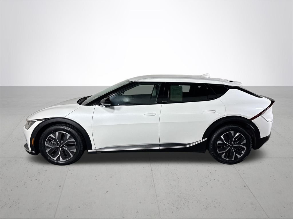 Used 2024 White Kia Light image 9