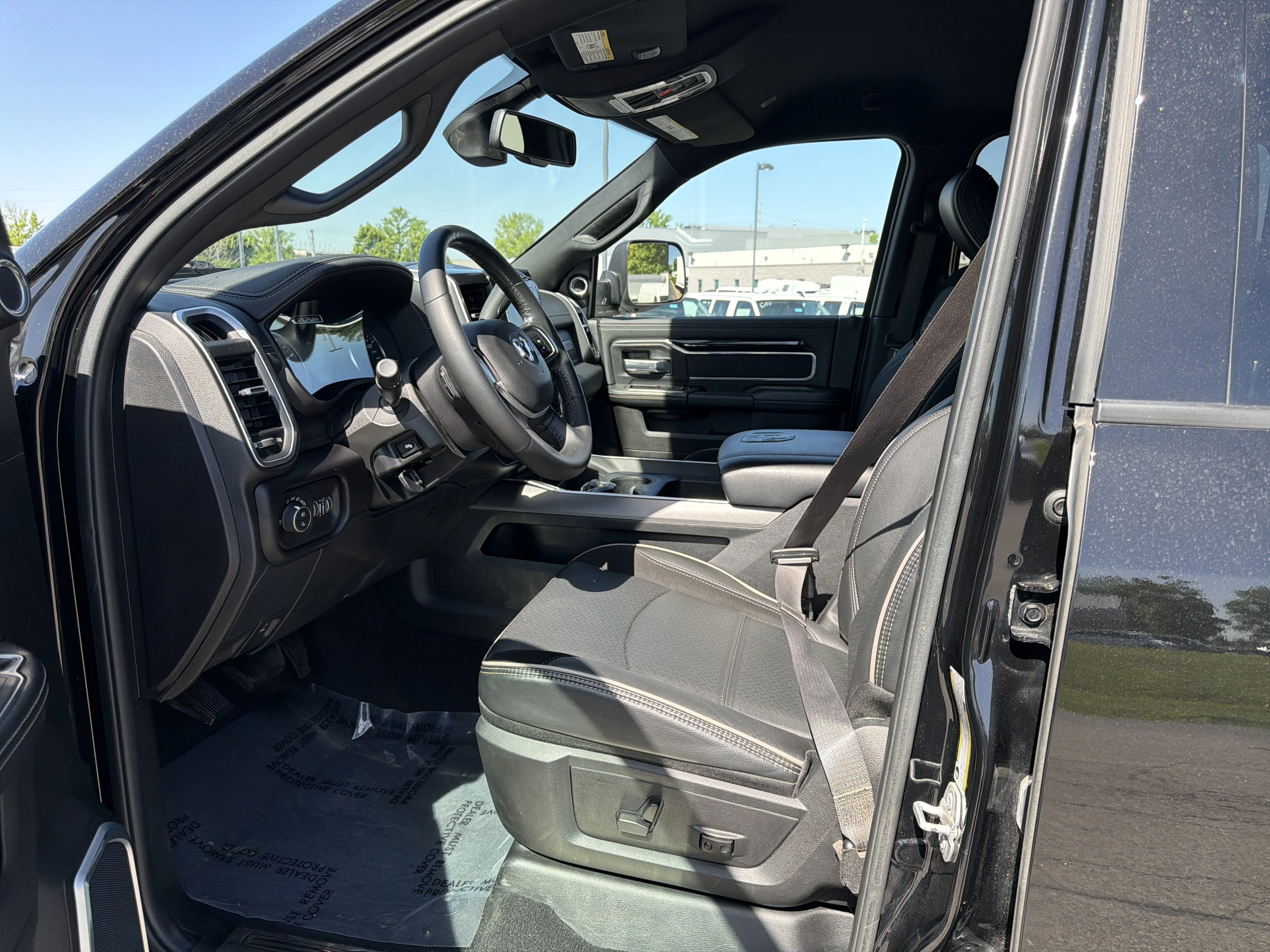 Used 2021 Diamond Black Crystal Pearlcoat Ram Laramie image 13
