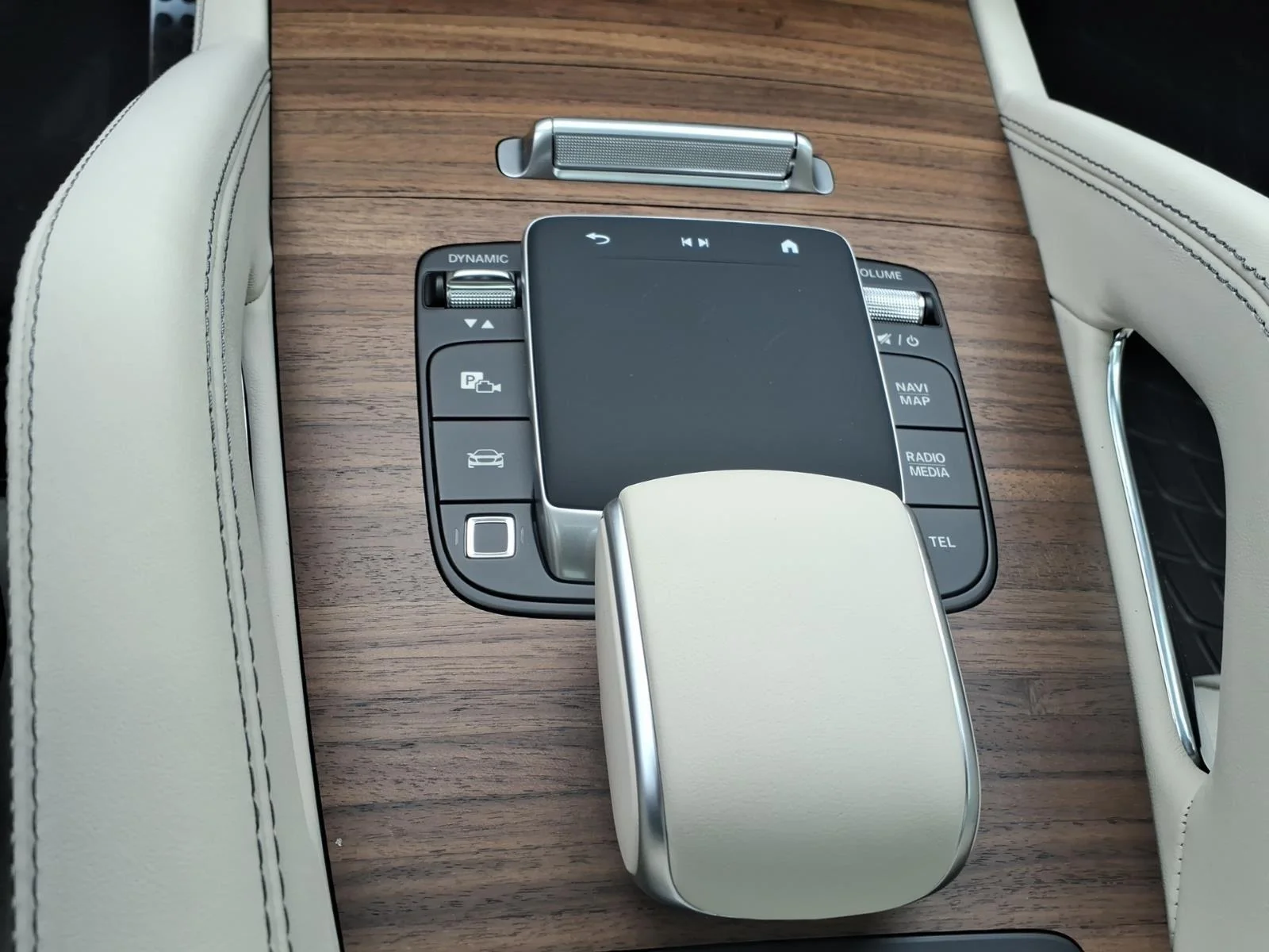 New 2026 Twilight Blue Metallic Mercedes-Benz AMG® GLE 63 S image 29