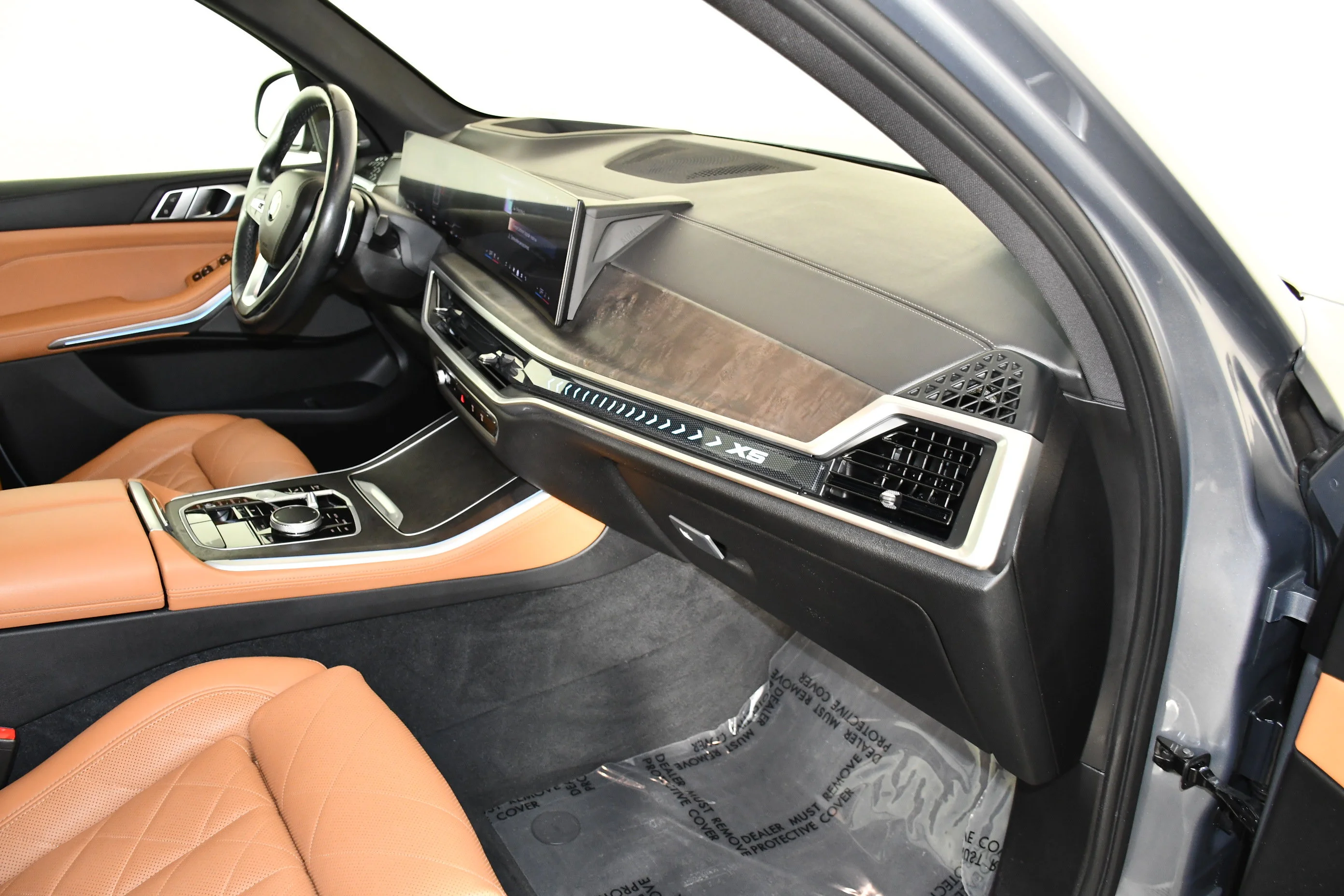 Used 2024 Skyscraper Grey Metallic BMW xDrive40i image 41