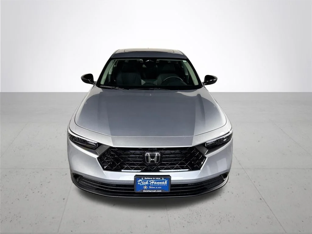 New 2026 Solar Silver Metallic Honda SE image 3