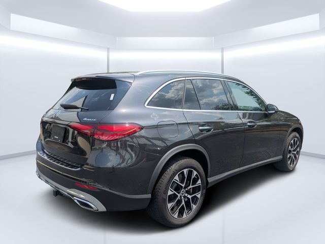 Used 2025  Mercedes-Benz GLC 350e image 3