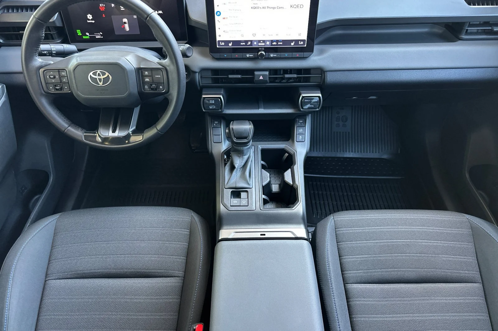 2026 Toyota RAV4 Plug-in Hybrid SE - Photo 6