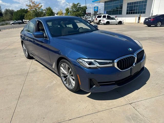 Used 2022 Blue BMW 530i xDrive image 3