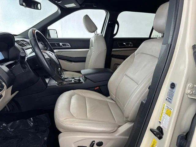 Used 2018 Silver Ford XLT image 21
