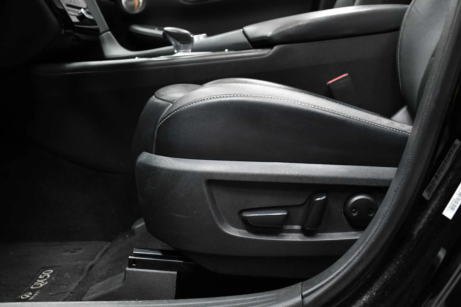 Used 2019 Black Obsidian INFINITI ESSENTIAL image 13