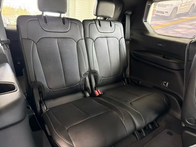 New 2026 Diamond Black Crystal Pearl-Coat Exterior Paint Jeep Limited image 11