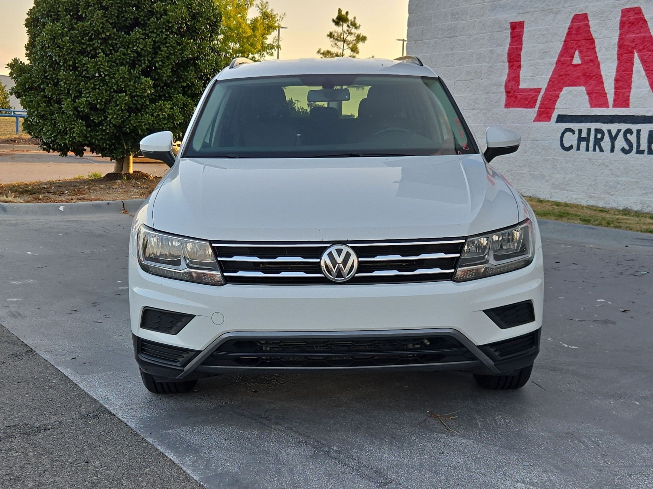 Used 2018 Volkswagen Tiguan SE with VIN 3VV3B7AX2JM138439 for sale in Little Rock, AR