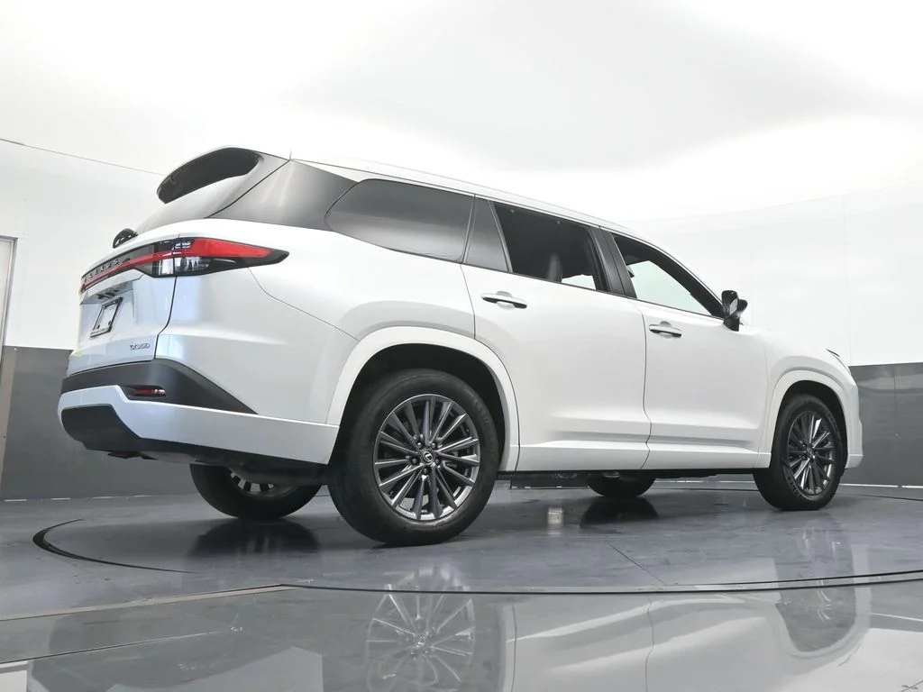 Used 2024 White Lexus 350 Premium image 59
