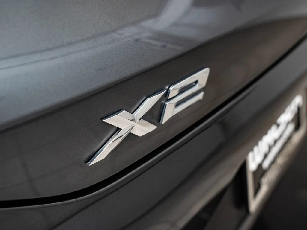 Used 2018 Mineral Gray Metallic BMW xDrive28i image 16
