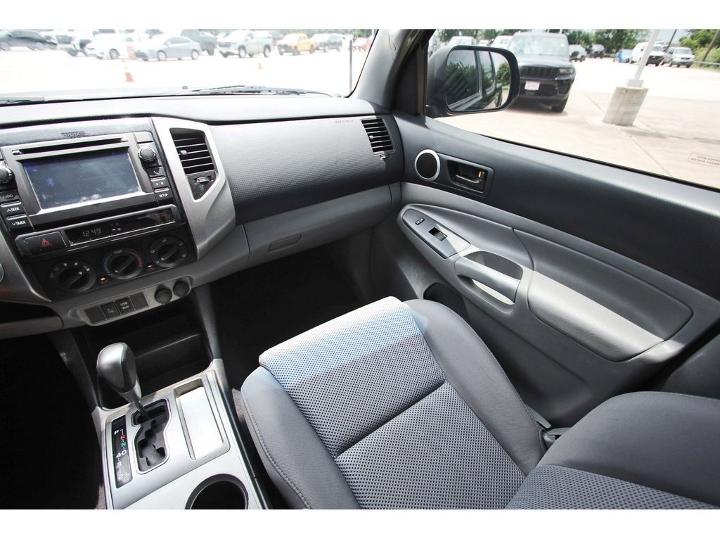 Used 2013 Black Toyota Base image 12