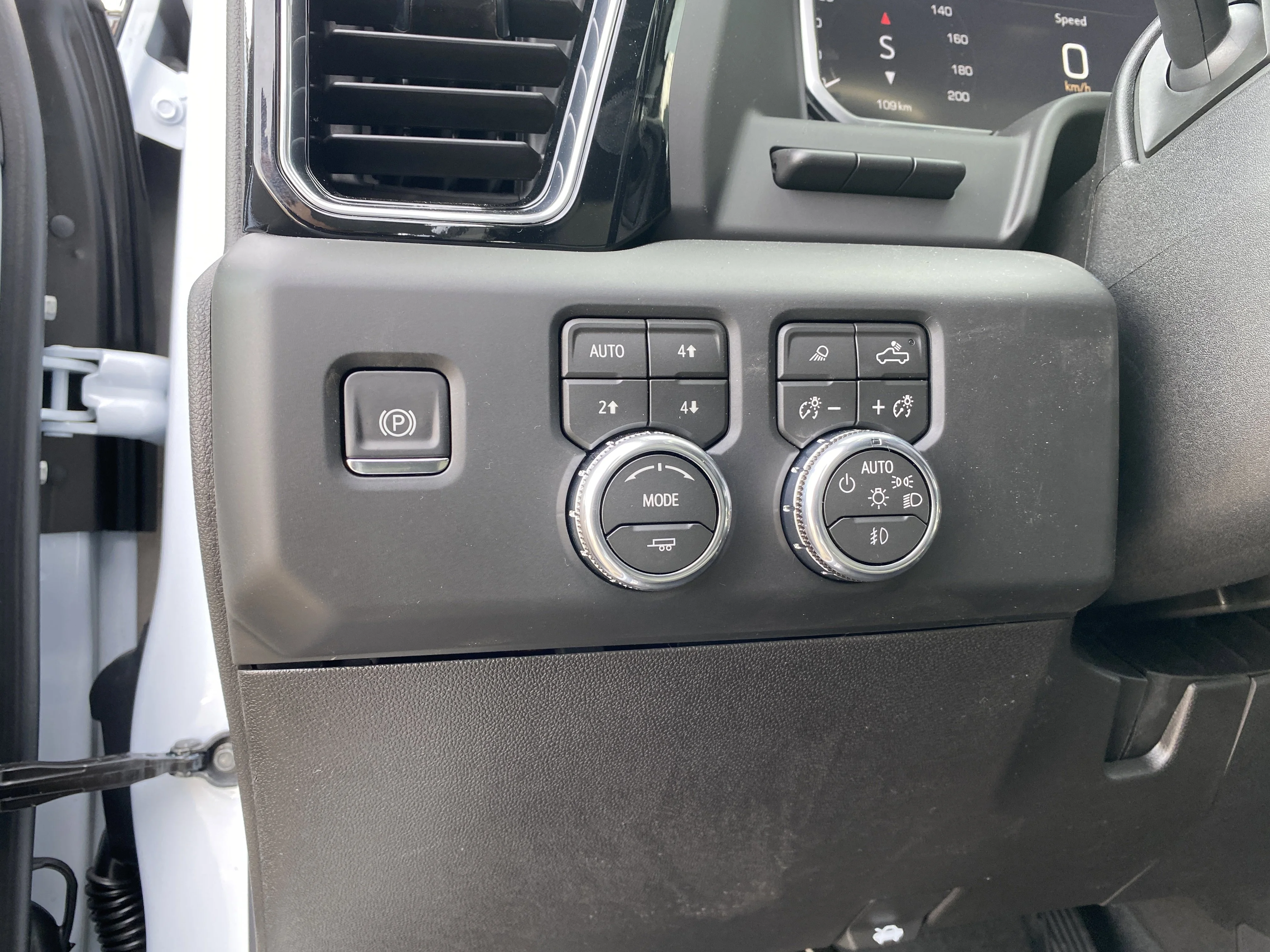New 2026 GLACIER WHITE TRICOAT GMC Denali image 27