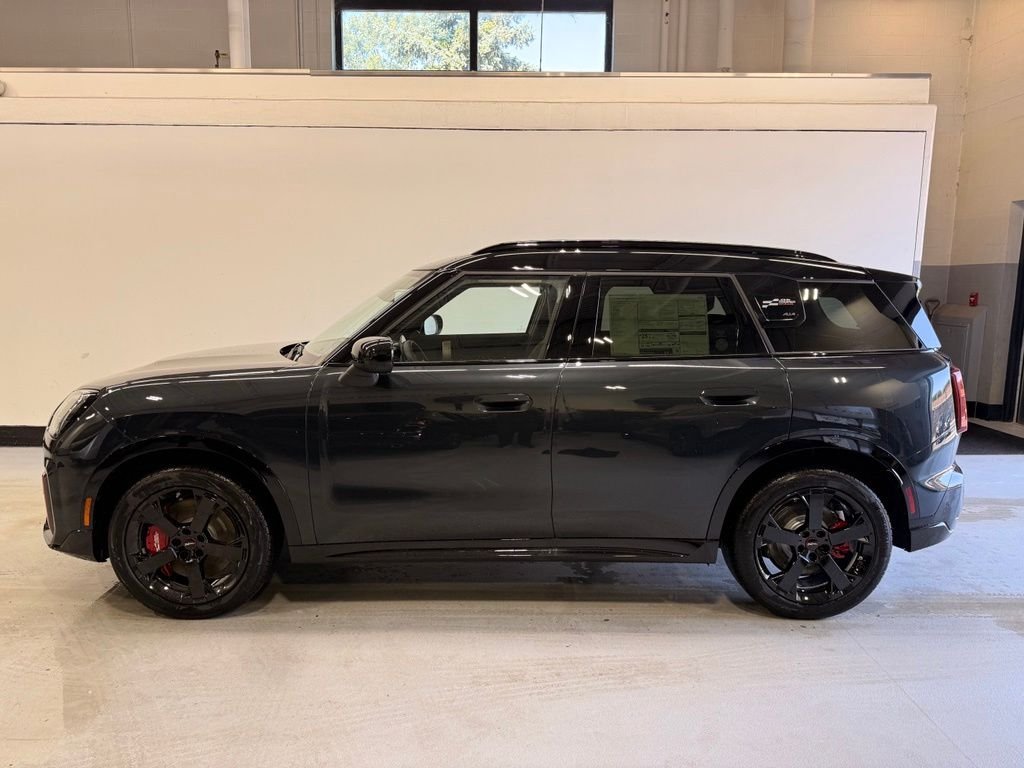 New 2027 Legend Grey Metallic MINI  image 2