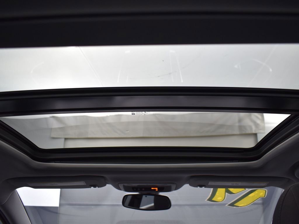 2017 CHEVROLET MALIBU - Image 25