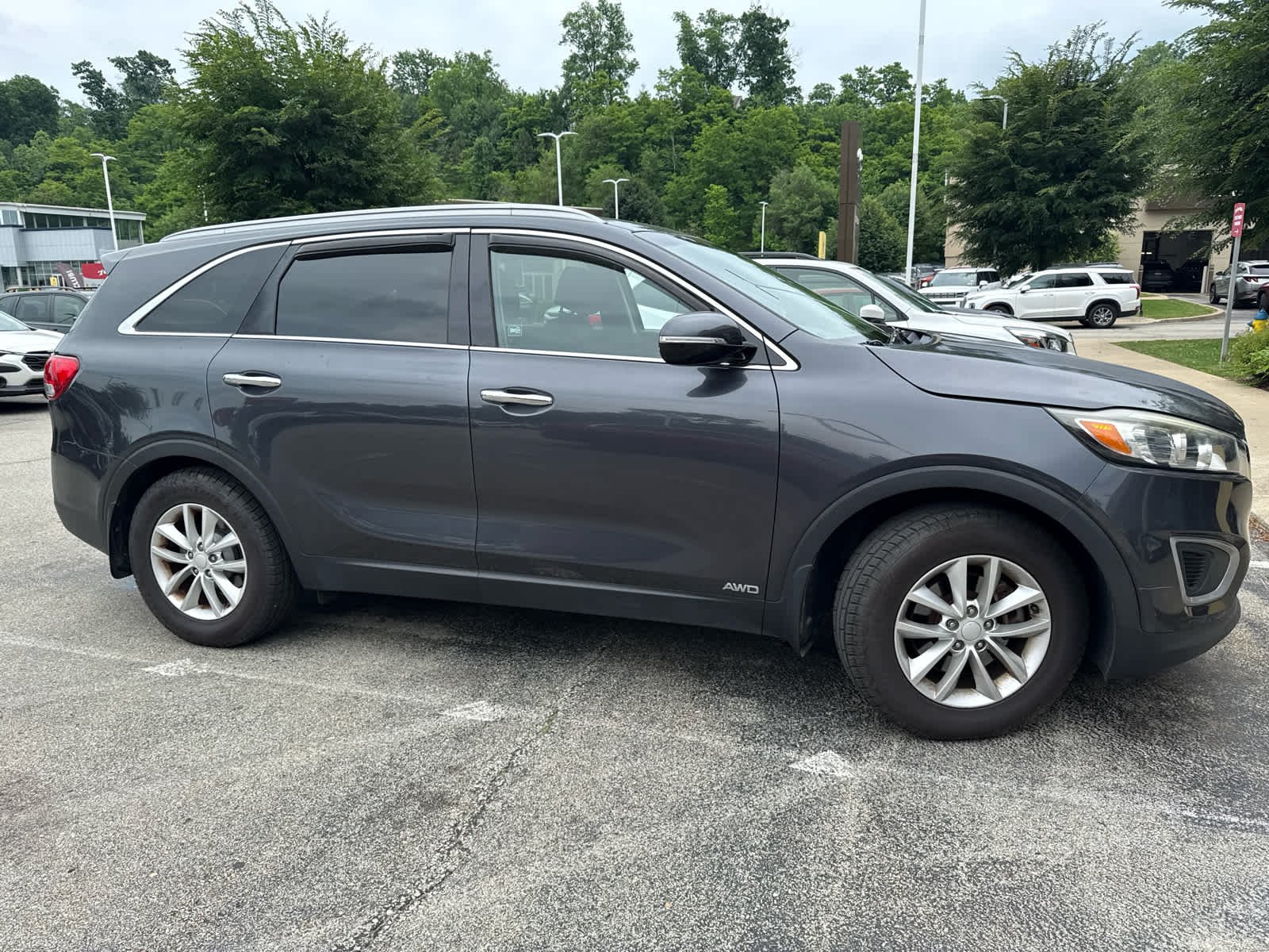 Used 2017  Kia LX image 3